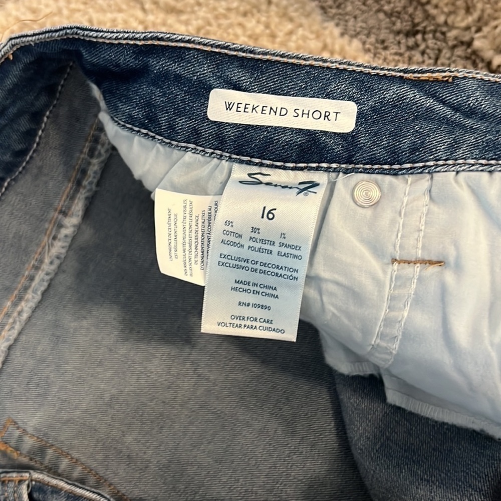 NWT,Seven 7, Weekend Short, Frayed Hem, Sits at Waist, Comfort Stretch, 16 - Picture 3 of 8